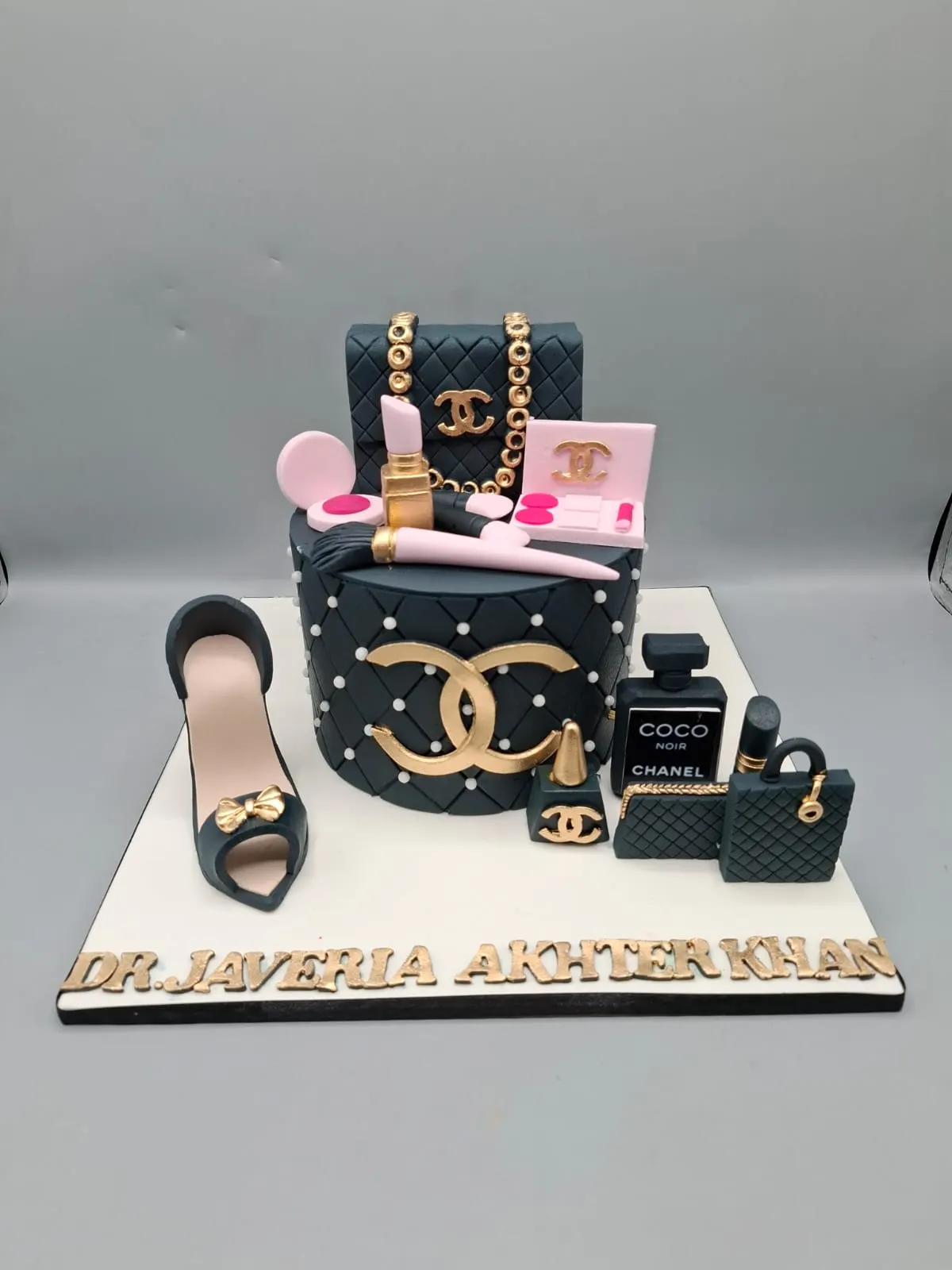 Makeup Fashion Theme Designer Cake - Cake Art Academy portfolio Pakistan